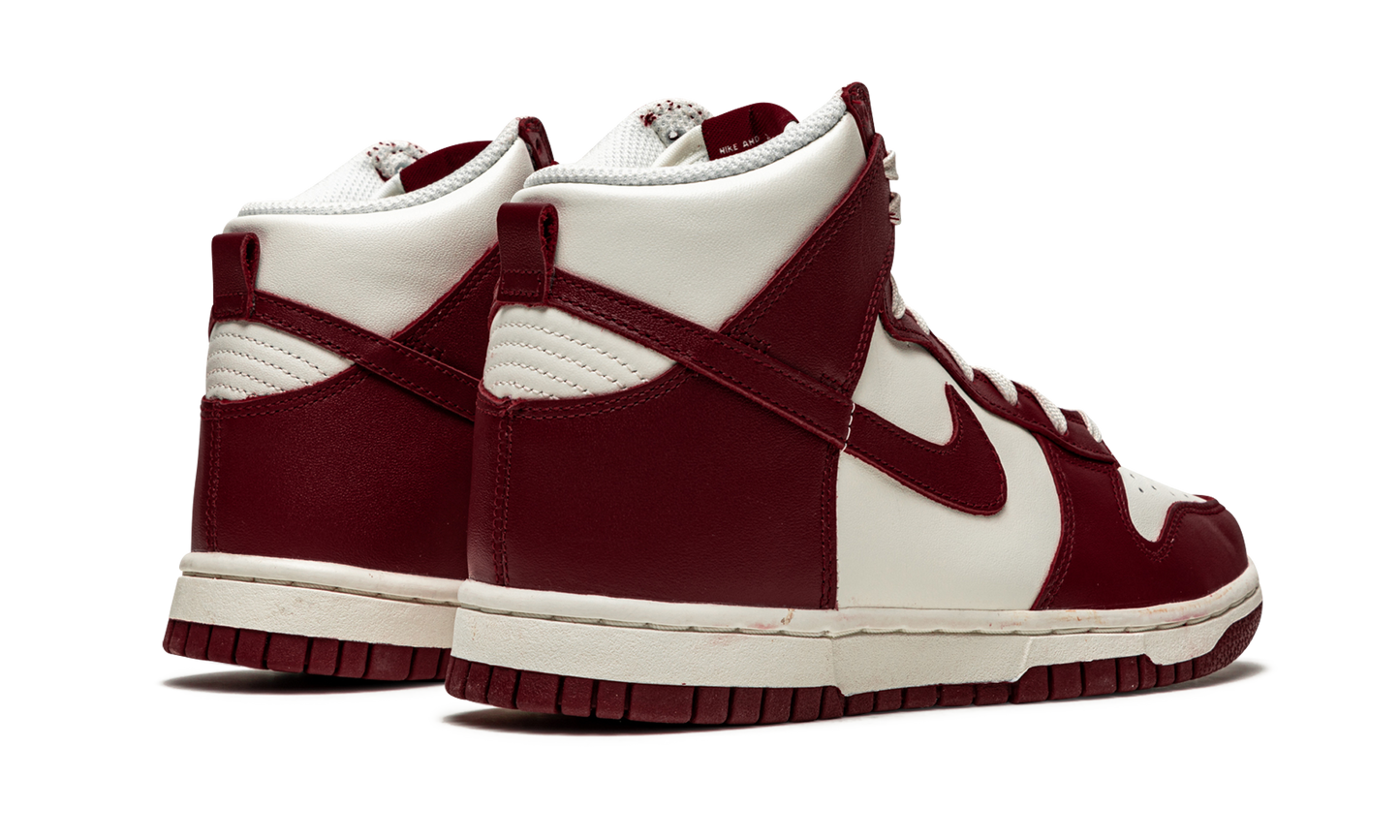 DUNK HIGH MNS WMNS "Team Red"