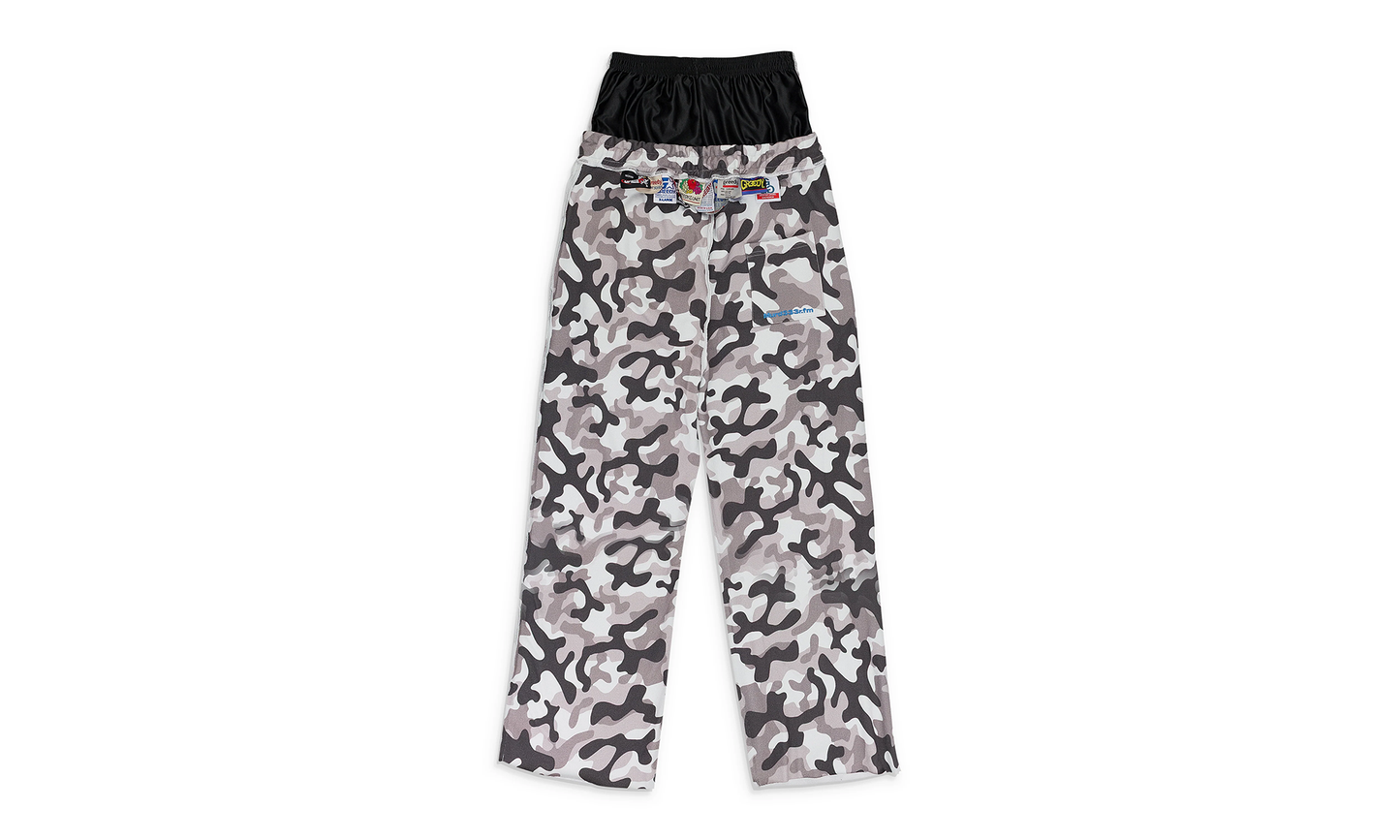 CAMO SWEATSHORTS "MURD333R.FM - White"