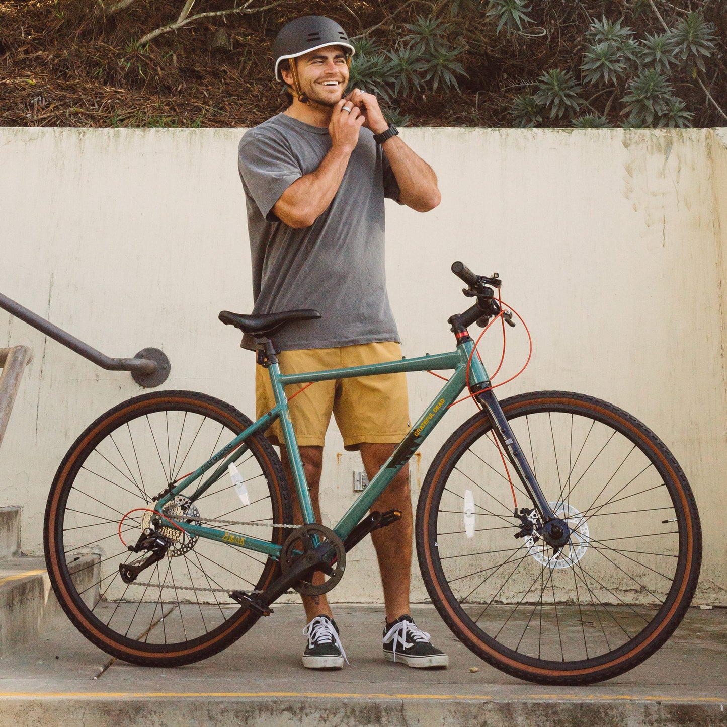 Amok Gravel Adventure Bike - 8 Speed
