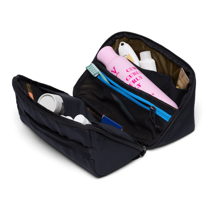 Cotopaxi Viaje Toiletry Kit in Black