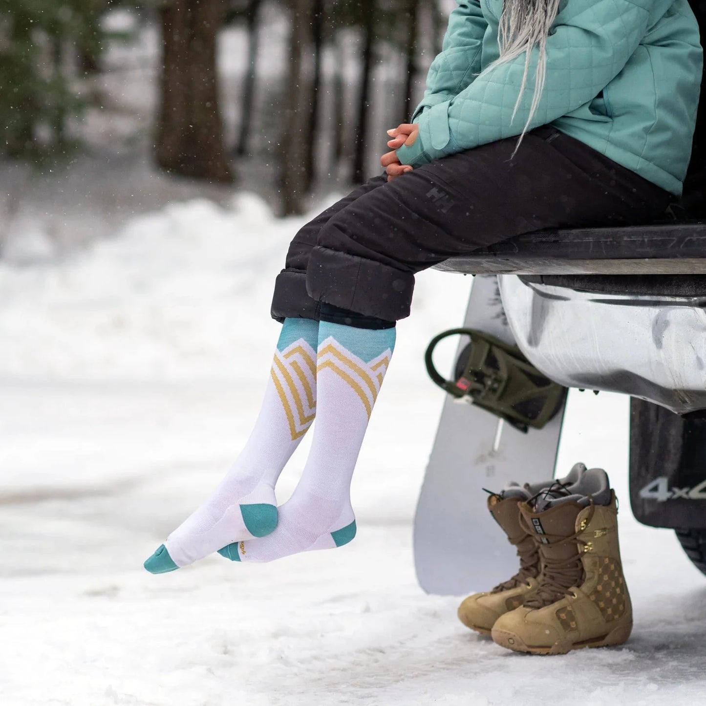 Darn Tough Peaks Over-The-Calf Ultra-Lightweight Ski/Snowboard Sock - Women's