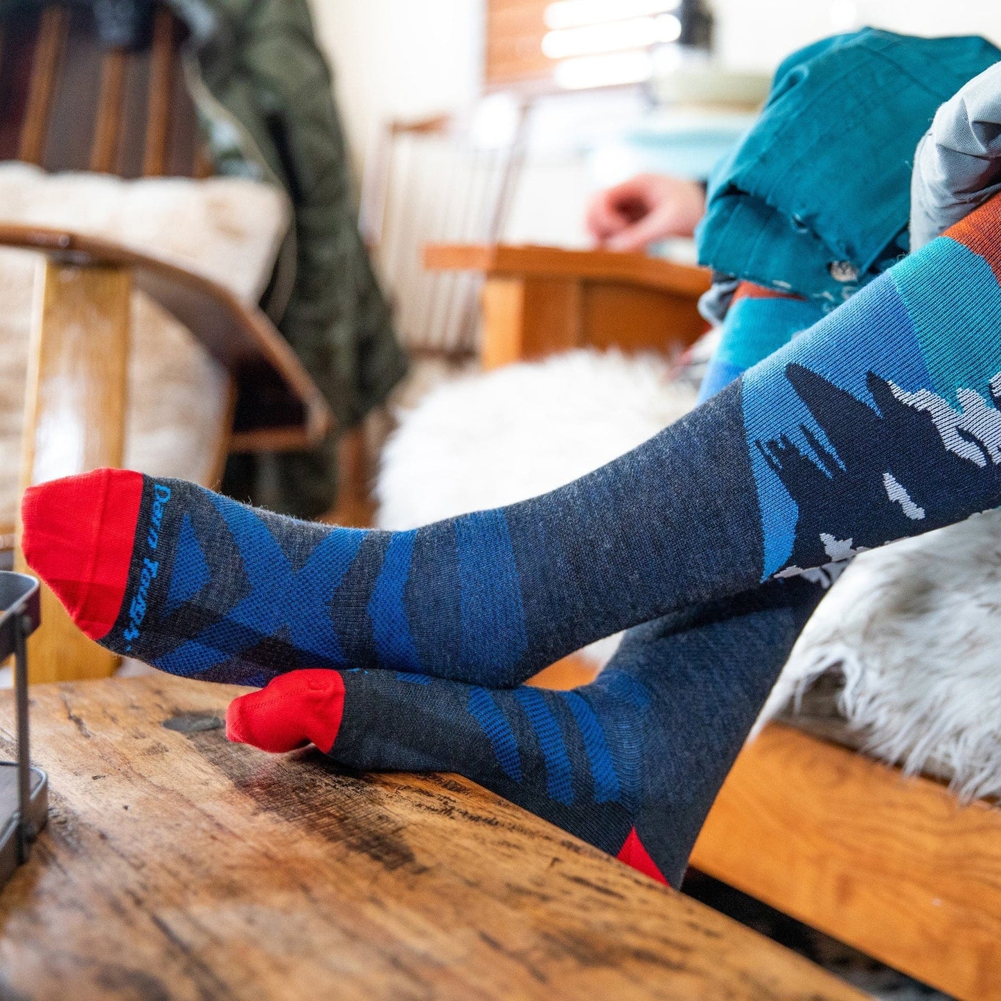 Darn Tough Solstice Over-the-Calf Lightweight Ski & Snowboard Sock - Men's