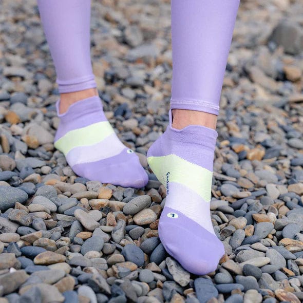 Feetures Elite Ultra Light No Show Tab Socks - Women's