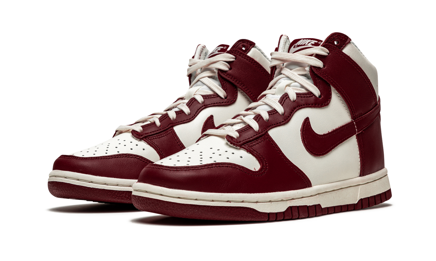 DUNK HIGH MNS WMNS "Team Red"